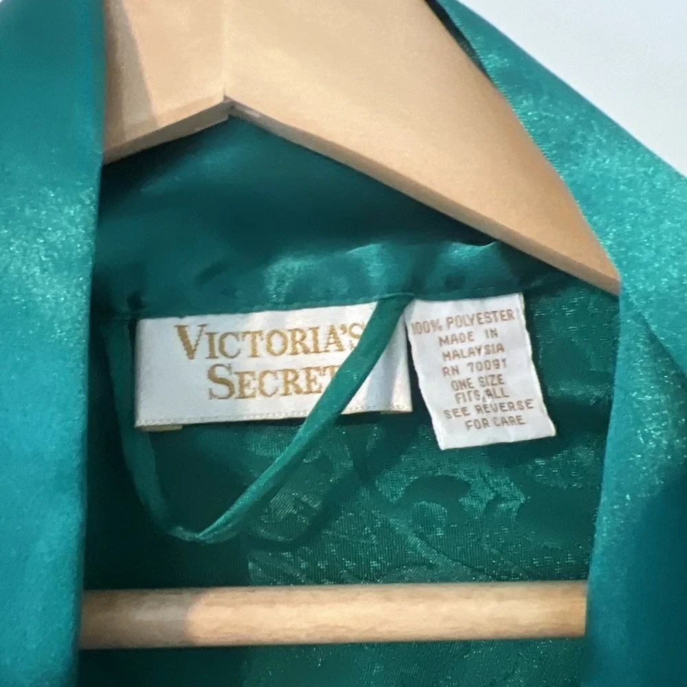 Vintage‎ 1980s Victoria Secret Gold label Emerald Green Satin Robe One Size